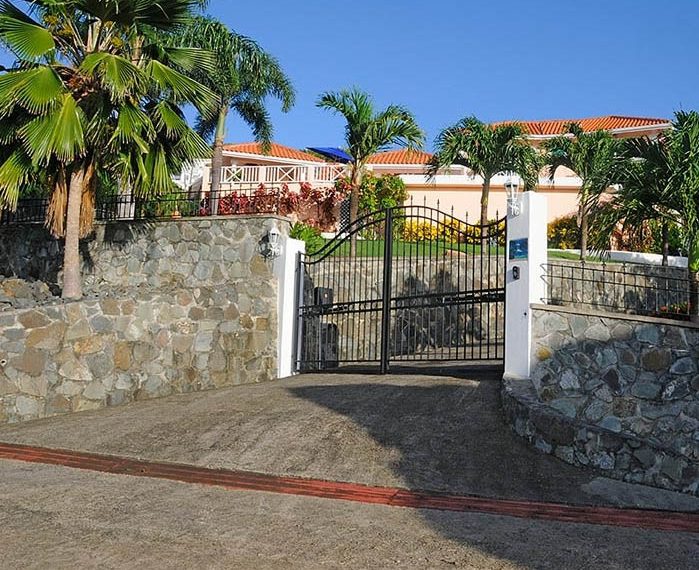 St Lucia Homes-Villa Las Palmas - Driveway