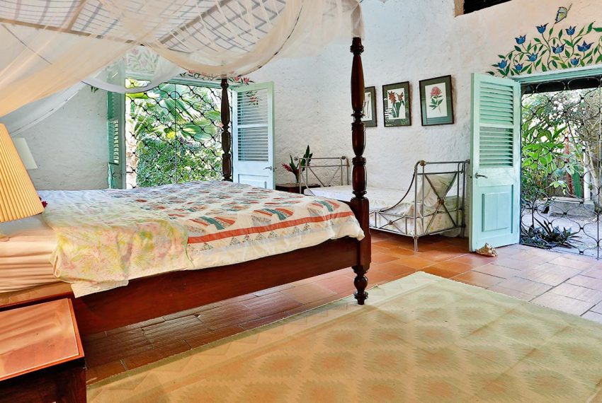 St-Lucia-Homes-Moon-Point-Bedroom-2