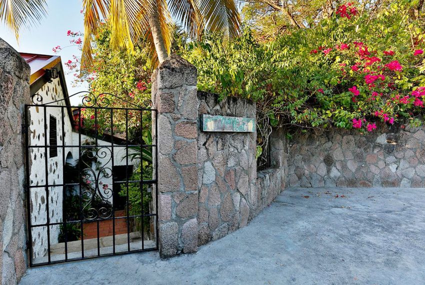 St-Lucia-Homes-Moon-Point--Gate