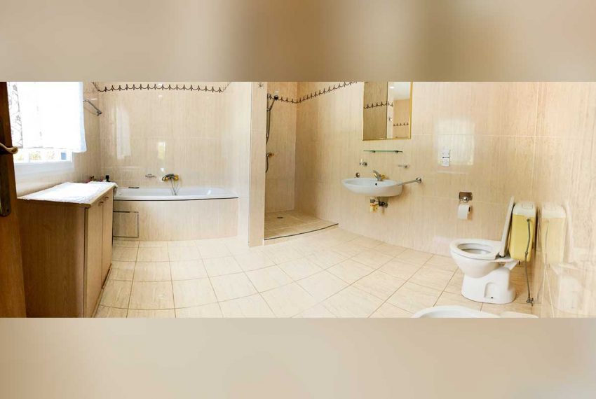 St-Lucia-Homes-Marcel-Home-Main-Bathroom-4
