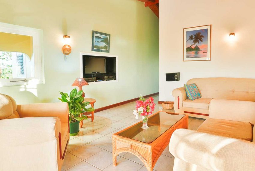 St-Lucia-Homes-Real-Estate---Sea-Star-ALR010---Livinroom